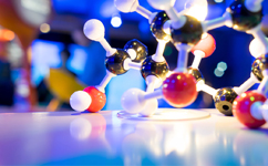 李克強：通過發(fā)展“互聯(lián)網(wǎng)+醫(yī)療”、醫(yī)聯(lián)體等 將優(yōu)質(zhì)醫(yī)療資源下沉